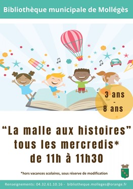 Enfants joyeux sur un livre ouvert