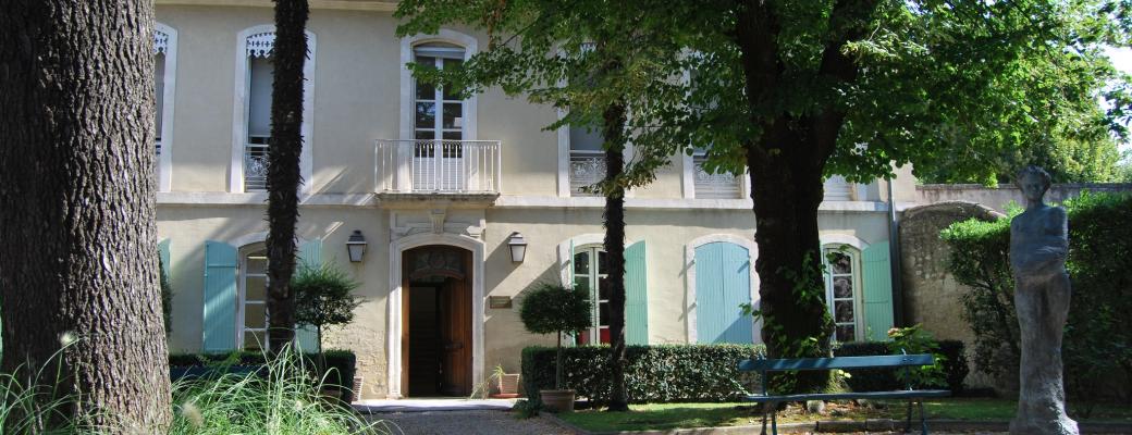 Entrée de la bibliothèque de Saint-Rémy-de-Provence