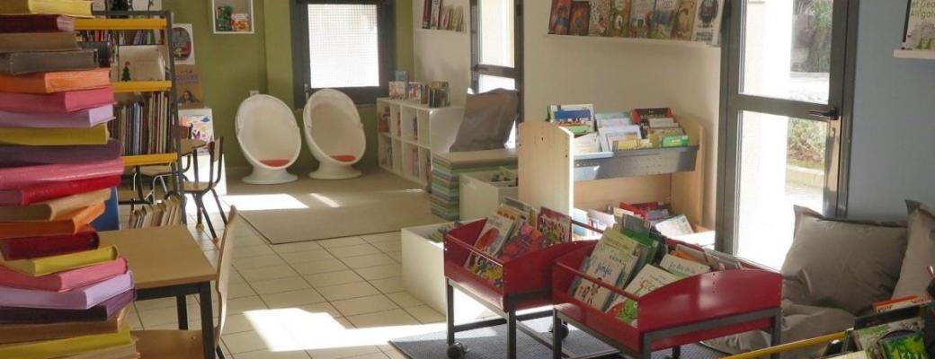 Coin détente de la bibliothèque du Paradou