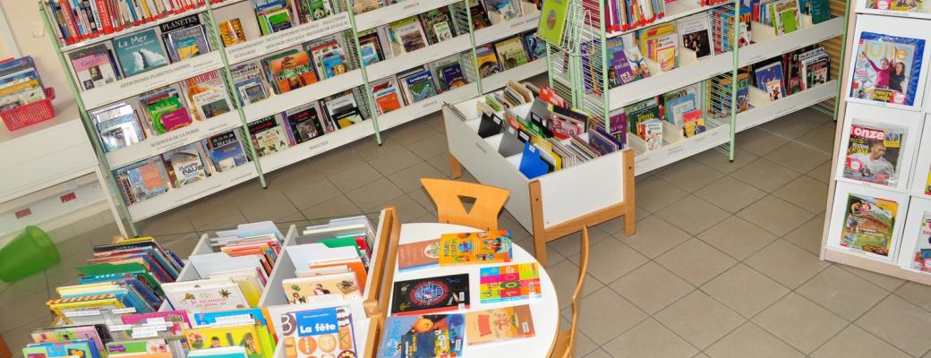 Espace Jeunesse de la médiathèque de Sénas