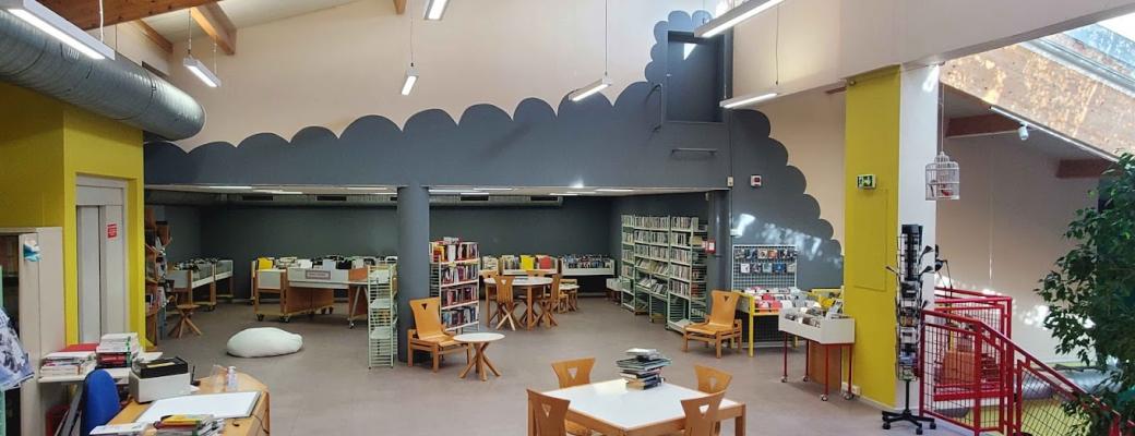 Espace de la médiathèque de Sénas