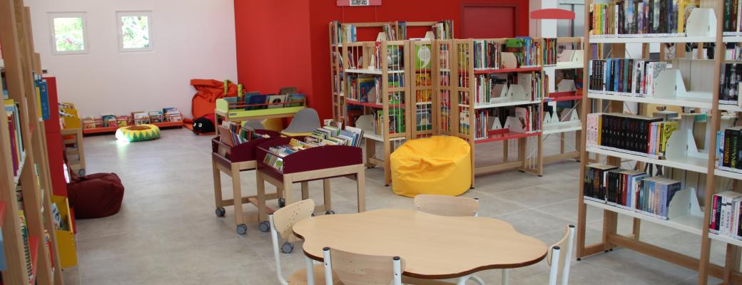 Espace jeunesse de la bibliothèque du Rove