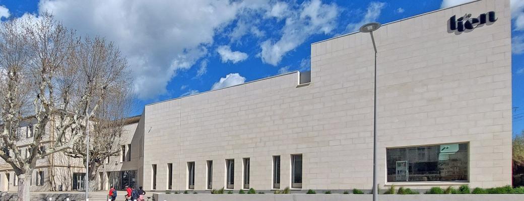 Entrée de la médiathèque Le Lien