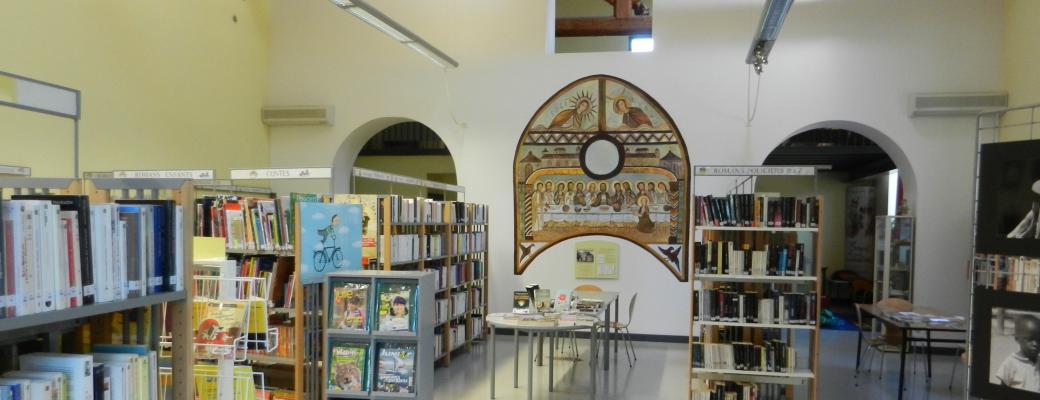 Intérieur de la médiathèque de Barbentane