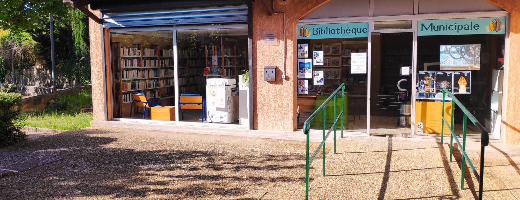 Entrée de la bibliothèque de Peypin