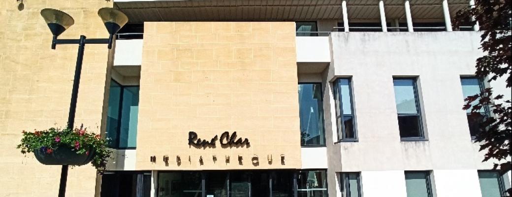 Entrée de la médiathèque de Rousset