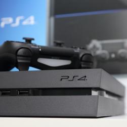 Photo d'une PS4 classique
