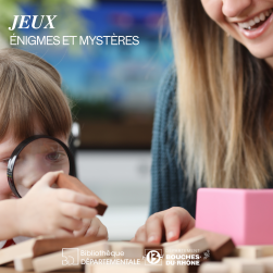 Maman et sa petite fille qui jouent