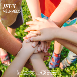 Mains d'enfants ensemble
