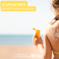 Femme en maillot sur la plage