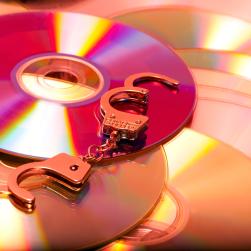 CD avec des menottes