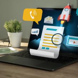 Ordinateur ouvert avec des icônes de communication