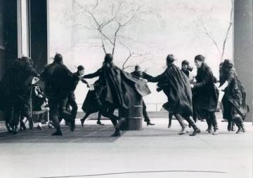 Photo noir et blanc d'un bal de sorcières